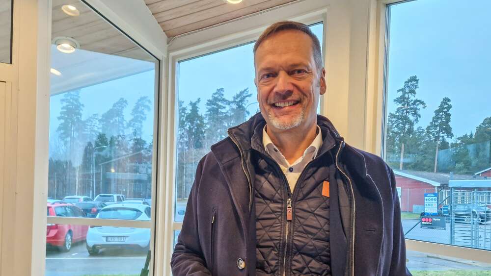 Joakim Henriksson kliver av vd-posten