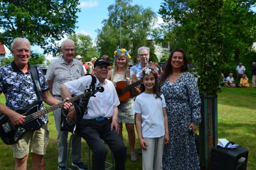 Midsommarafton i Sävsjö Hembygdspark - bild 1