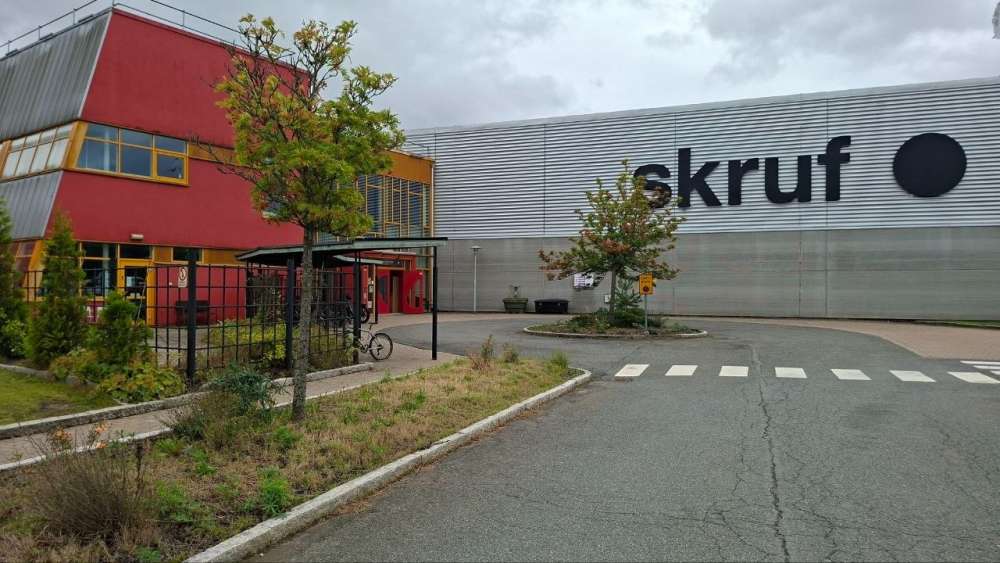 Skrufs moderbolag köper konkurrenten bakom Helwit